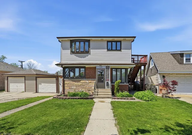 Photo 2 of Single family home for sale at 4656 25th Avenue, Schiller Park, IL 60176 | MLS# 12695372 | Listing updated on 2026-10-06