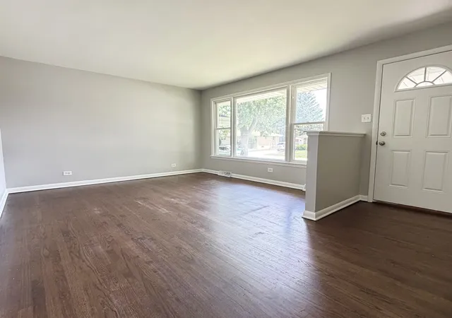 Photo 3 of Single family home for sale at 17060 Wausau Ave, South Holland, IL 60473 | MLS# 12697287 | Listing updated on 2026-09-24