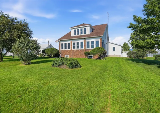 Photo 3 of Single family home for sale at 10168 N 600 East Rd, Gridley, IL 61744 | MLS# 12698529 | Listing updated on 2026-10-21