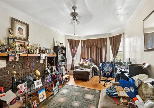 Listing Photo 4 - Condo for sale in building located at 4430 W Congress Pkwy, Chicago, IL 60624