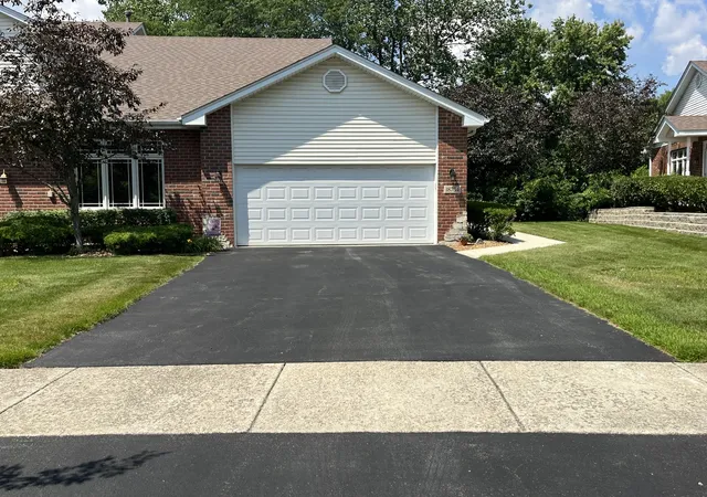 Townhouse for sale at 18754 Crystal Crk Dr, Mokena, IL 60448 | MLS# 12700648