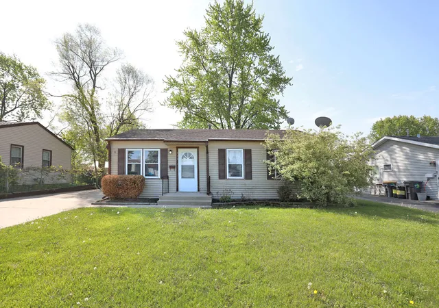 Photo 1 of Single family home for sale at 111 Elm Ln, Streamwood, IL 60107 | MLS# 12701615 | Listing updated on 2026-09-09