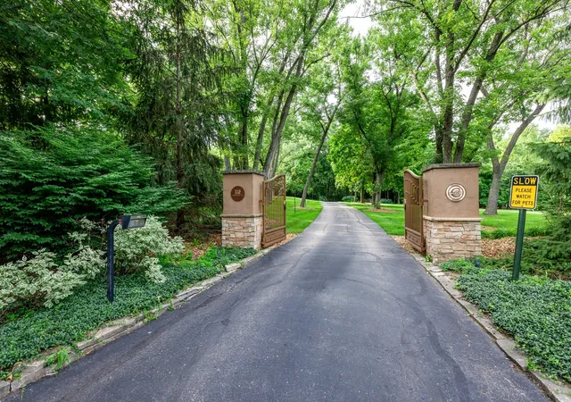 Photo 3 of Single family home for sale at 112 Brinker Rd, Barrington, IL 60010 | MLS# 12702832 | Listing updated on 2026-09-22