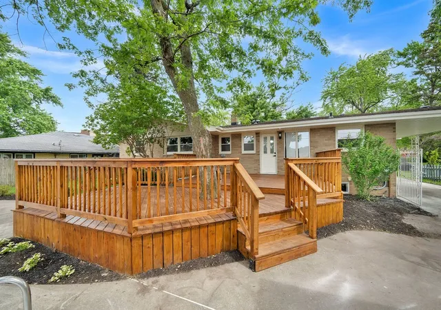 Photo 3 of Single family home for sale at 3245 S Manor Dr, Lansing, IL 60438 | MLS# 12703901 | Listing updated on 2026-09-14
