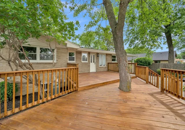 Photo 4 of Single family home for sale at 3245 S Manor Dr, Lansing, IL 60438 | MLS# 12703901 | Listing updated on 2026-09-14