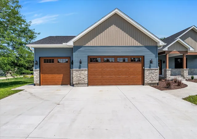 Photo 3 of Single family home for sale at 3813 Savanna Cir W, Milan, IL 61264 | MLS# 12704830 | Listing updated on 2026-09-27