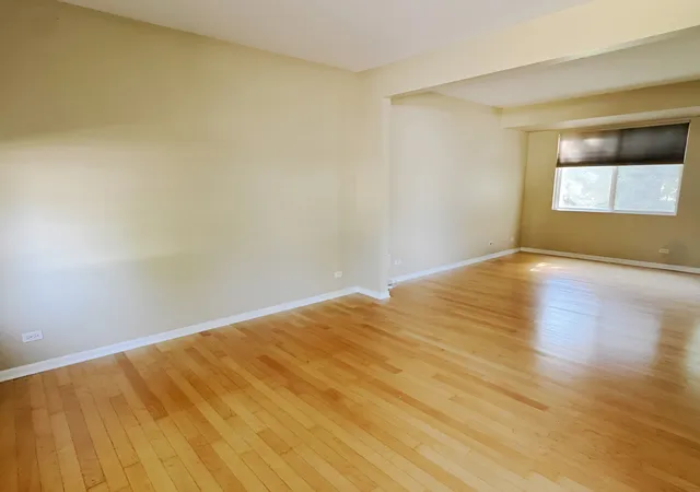 Photo 4 of Single family home for sale at 568 Truman Dr, Oswego, IL 60543 | MLS# 12705406 | Listing updated on 2026-10-05