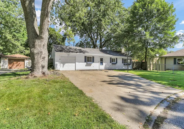 Photo 2 of Single family home for sale at 1810 Greendale Dr, Champaign, IL 61821 | MLS# 12706027 | Listing updated on 2026-10-06
