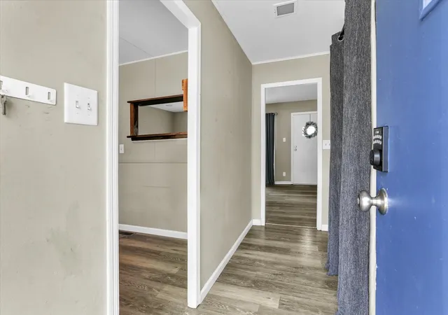 Photo 4 of Single family home for sale at 1810 Greendale Dr, Champaign, IL 61821 | MLS# 12706027 | Listing updated on 2026-10-06