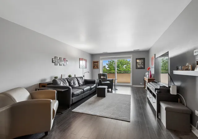 Photo 3 of Condo for sale at 7201 N Lincoln Ave #403, Lincolnwood, IL 60712 | MLS# 12706776 | Listing updated on 2026-09-30
