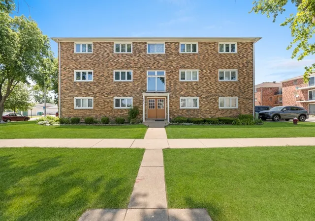 Photo 1 of Condo for sale at 5834 W 77th Street #104, Burbank, IL 60459 | MLS# 12706816 | Listing updated on 2026-09-24