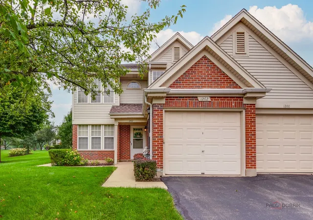 Photo 2 of Townhouse for sale at 1262 N Wellington Ct, Buffalo Grove, IL 60089 | MLS# 12707423 | Listing updated on 2026-09-24