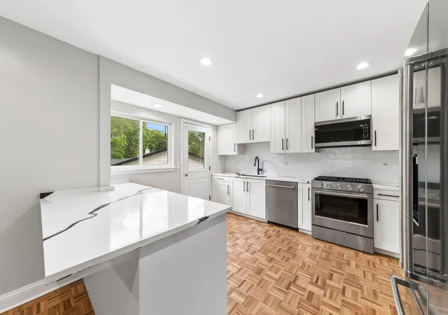 Photo 3 of Single family home for sale at 3239 Stillwell Ct, Woodridge, IL 60517 | MLS# 12707519 | Listing updated on 2026-09-14
