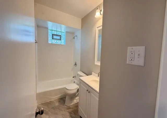 Photo 4 of Single family home for sale at 14504 Kenwood Ave, Dolton, IL 60419 | MLS# 12707823 | Listing updated on 2026-09-14