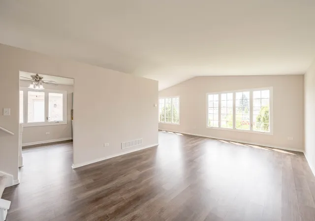 Photo 2 of Single family home for sale at 5138 W 121st Street, Alsip, IL 60803 | MLS# 12707848 | Listing updated on 2026-09-15