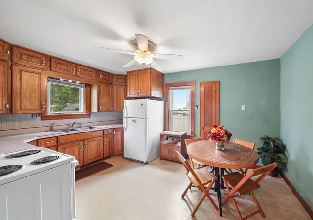 Photo 3 of Single family home for sale at 1614 7th Street, Peru, IL 61354 | MLS# 12707874 | Listing updated on 2026-10-07