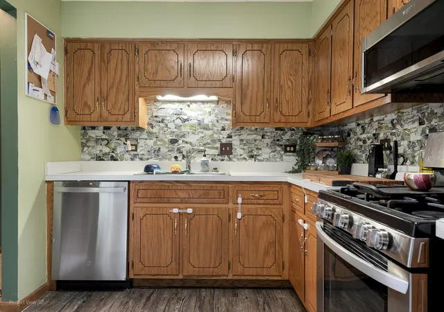 Listing Photo 5 - Condo for sale in building located at 196 Saenz Ln, Joliet, IL 60436 - Unit #D