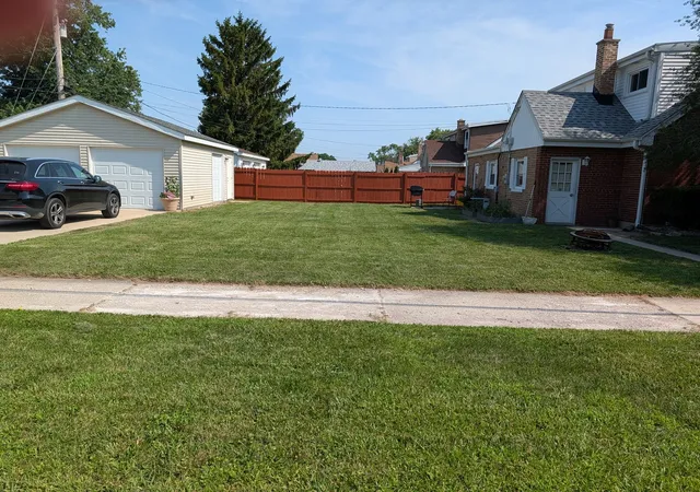 Photo 3 of Single family home for sale at 10754 Lyman Ave, Chicago Ridge, IL 60415 | MLS# 12708245 | Listing updated on 2026-09-27