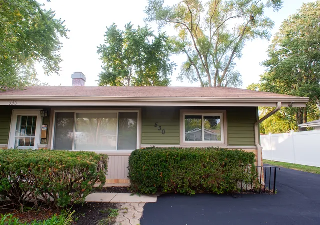 Photo 1 of Single family home for sale at 530 Maywood Ln, Hoffman Estates, IL 60169 | MLS# 12709055 | Listing updated on 2026-09-15