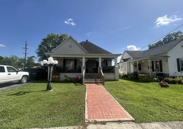 Photo 1 of Single family home for sale at 107 W Lincoln St, Harrisburg, IL 62946 | MLS# 12709732 | Listing updated on 2026-09-15