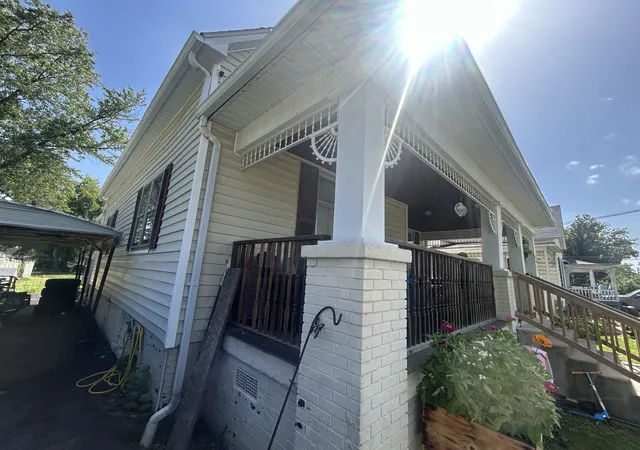 Photo 3 of Single family home for sale at 107 W Lincoln St, Harrisburg, IL 62946 | MLS# 12709732 | Listing updated on 2026-09-15