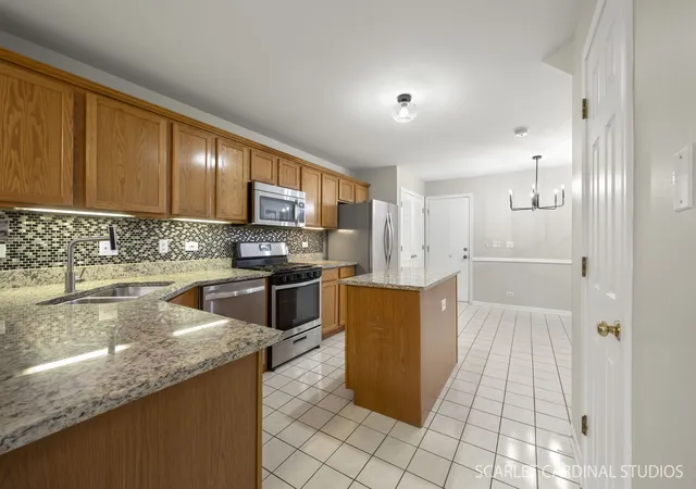 Listing Photo 5 - Condo for sale in building located at 42 Egg Harbour Ct, Schaumburg, IL 60173 - Unit #42