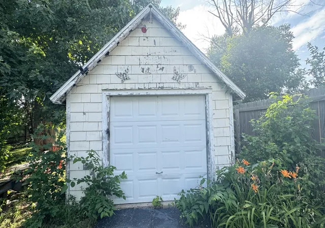 Photo 4 of Single family home for sale at 313 N Henderson St, Kenney, IL 61749 | MLS# 12710650 | Listing updated on 2026-10-15