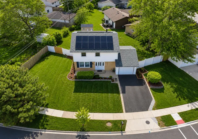Photo 2 of Single family home for sale at 1738 Newport St, Glendale Heights, IL 60139 | MLS# 12710802 | Listing updated on 2026-10-06