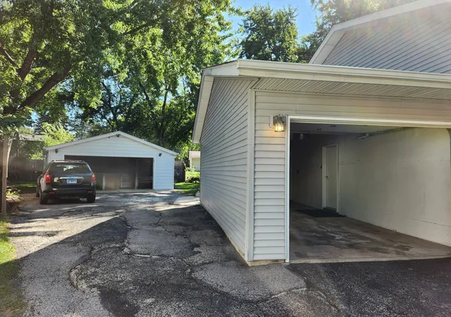 Photo 3 of Single family home for sale at (Undisclosed), Streamwood, IL 60107 | MLS# 12710981 | Listing updated on 2026-10-05