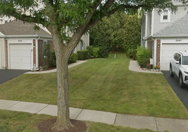 Photo 2 of Townhouse for sale at 266 Greensboro Ct #5, Elk Grove Village, IL 60007 | MLS# 12711552 | Listing updated on 2026-09-21