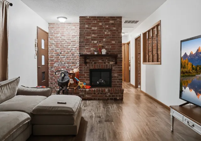Photo 4 of Single family home for sale at 605 W 20th Street, Rock Falls, IL 61071 | MLS# 12712568 | Listing updated on 2026-10-30