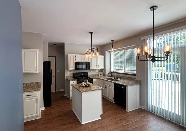 Photo 4 of Single family home for sale at 328 Barnaby Dr, Oswego, IL 60543 | MLS# 12712634 | Listing updated on 2026-10-03
