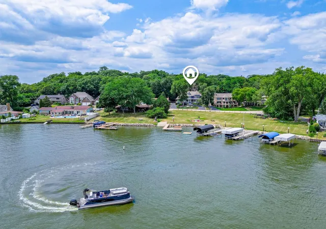Photo 2 of Single family home for sale at 38 N Holly Ave, Fox Lake, IL 60020 | MLS# 12712635 | Listing updated on 2026-10-01
