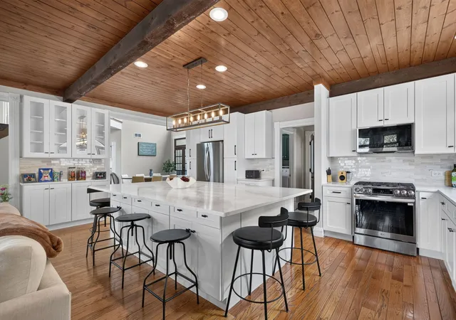 Photo 3 of Single family home for sale at 38 N Holly Ave, Fox Lake, IL 60020 | MLS# 12712635 | Listing updated on 2026-10-01