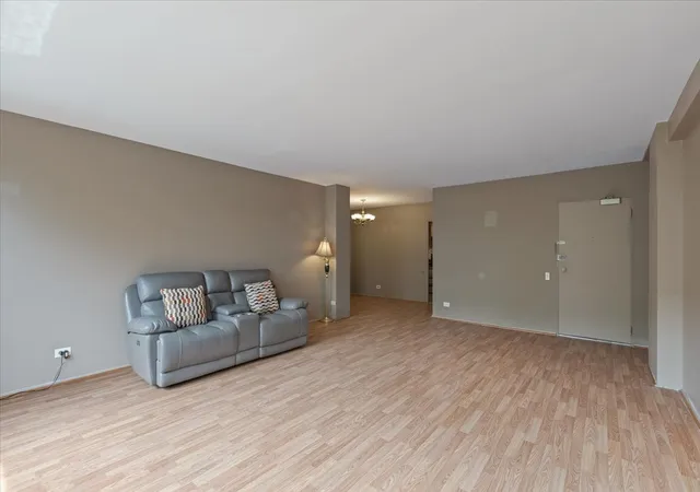 Photo 4 of Townhouse for sale at 5530 S South Shore Dr #3B, Chicago, IL 60637 | MLS# 12713257 | Listing updated on 2026-09-09