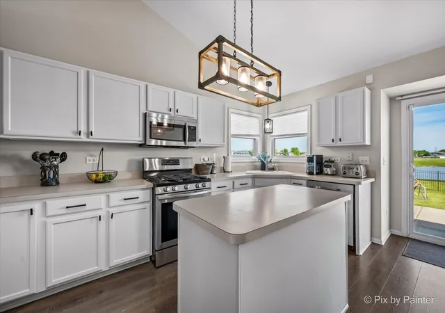Photo 4 of Single family home for sale at 2827 Brett Dr, New Lenox, IL 60451 | MLS# 12713413 | Listing updated on 2026-09-11