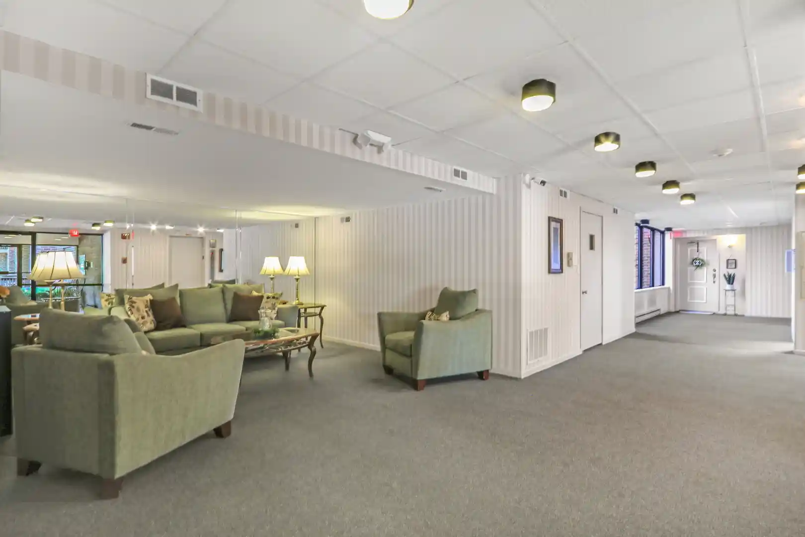 Listing Photo 2 - Condo for sale in 917 Vose Dr located at 917 Vose Dr, Gurnee, IL 60031 - Unit #405