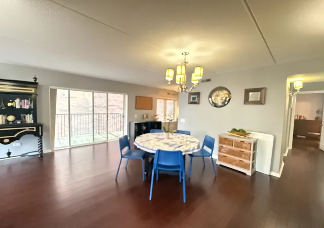 Listing Photo 5 - Condo for sale in building located at 811 Chicago Ave, Evanston, IL 60202 - Unit #308