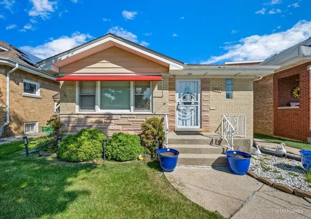 Photo 1 of Single family home for sale at 743 Newcastle Ave, Westchester, IL 60154 | MLS# 12713762 | Listing updated on 2026-09-30
