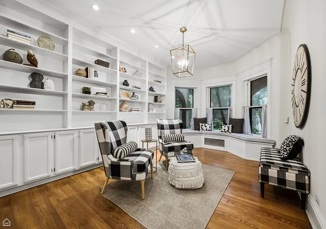 Photo 3 of Sale Pending at 5801 S Blackstone Ave, Chicago, IL 60637 | MLS# 12714609 | Listing updated on 2026-09-14