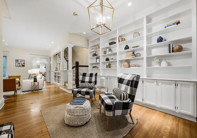 Photo 3 of Sale Pending at 5801 S Blackstone Ave, Chicago, IL 60637 | MLS# 12714609 | Listing updated on 2026-09-14