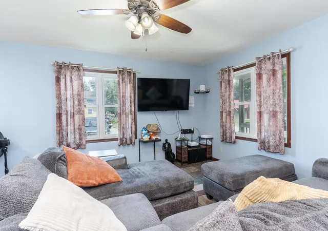 Photo 4 of Single family home for sale at 521 W Water St, Pontiac, IL 61764 | MLS# 12714616 | Listing updated on 2026-10-28