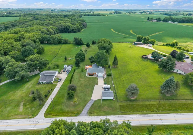 Photo 2 of Single family home for sale at 6912 106th Avenue, Milan, IL 61264 | MLS# 12714647 | Listing updated on 2026-10-07