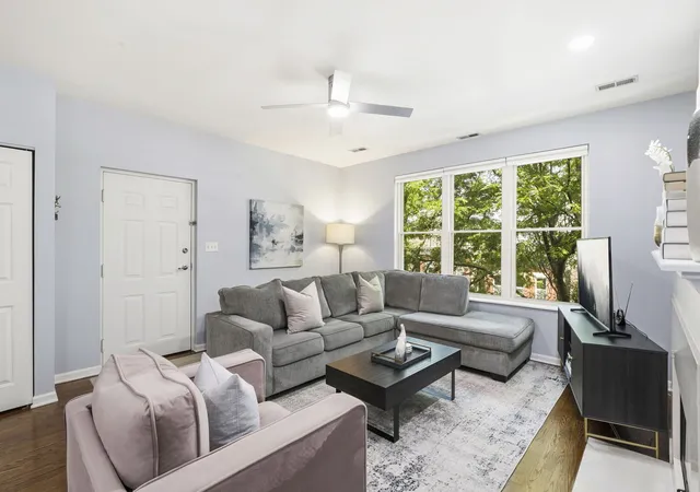 Photo 2 of Sale Pending at 1417 W Huron St #3E, Chicago, IL 60642 | MLS# 12714897 | Listing updated on 2026-10-09