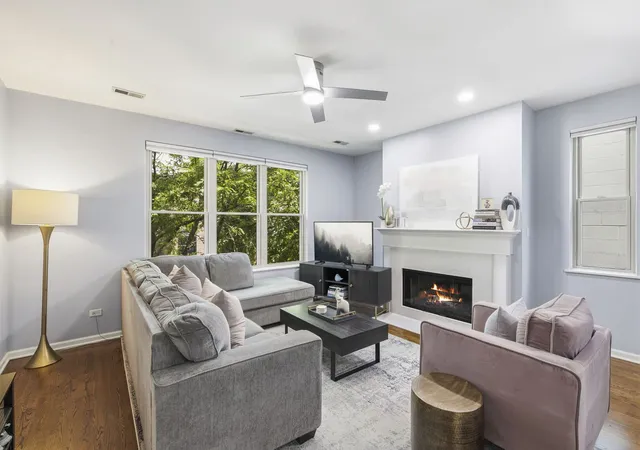 Photo 2 of Sale Pending at 1417 W Huron St #3E, Chicago, IL 60642 | MLS# 12714897 | Listing updated on 2026-10-09