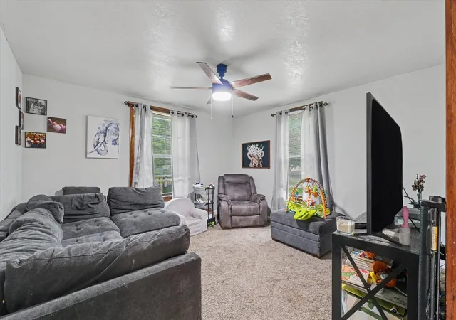 Photo 4 of Single family home for sale at 350 S Elm St, Paxton, IL 60957 | MLS# 12714908 | Listing updated on 2026-09-24