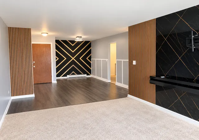 Listing Photo 4 - Condo for sale in building located at 816 E Old Willow Rd, Prospect Heights, IL 60070 - Unit #209