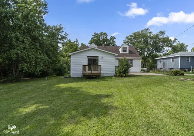Photo 3 of Single family home for sale at 2103 Maple Rd, Joliet, IL 60432 | MLS# 12714921 | Listing updated on 2026-09-15