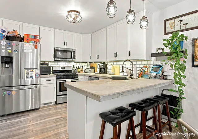 Photo 4 of Sale Pending at 526 Silver Aspen Cir, Crystal Lake, IL 60014 | MLS# 12714980 | Listing updated on 2026-10-02