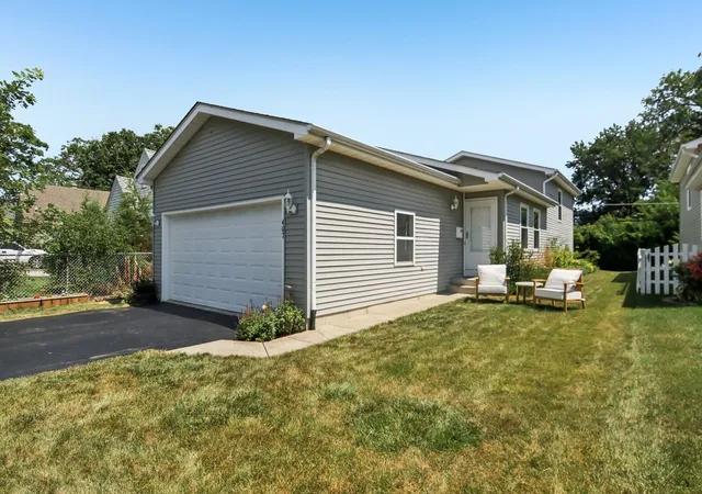Photo 1 of Single family home for sale at 407 Grandview Dr, Round Lake Park, IL 60073 | MLS# 12715339 | Listing updated on 2026-09-15